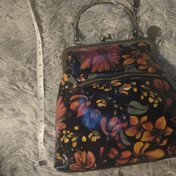 Patricia Nash floral handbag - Picture 7 of 8